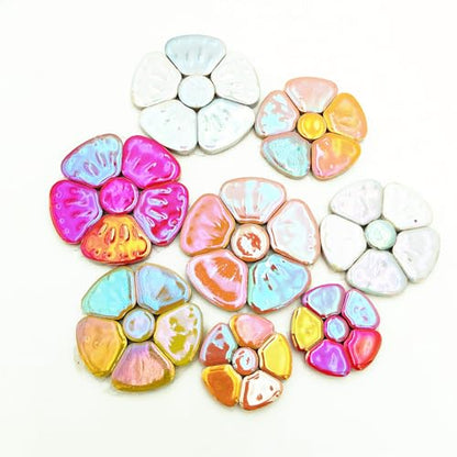 500g 1.1lb Random Color Iridescent Flowers & Leaves Ceramic Mosaic Tiles (17 Ounce)