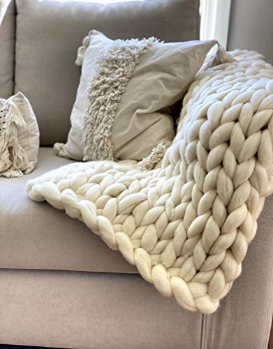 Natural Wool Bulk roving (64 Ounce)