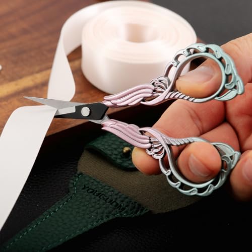 Detail Scissors with Cover