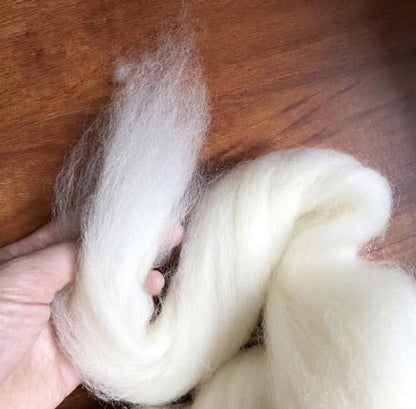 1 lb Wool roving Yarn unspun Fiber