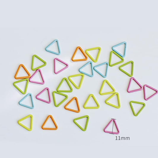 Hilsayum 30PCS Mini Metal Stitch Markers Triangle-Shaped Stitch Markers Multicolor Crochet Markers for Sewing Weaving
