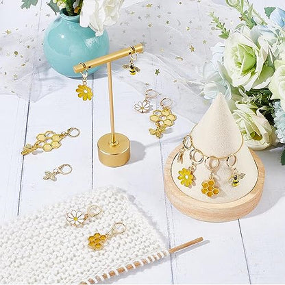 1 Box 12Pcs Bee Charms Knitting Stitch Markers Cute Removable Clip on Bracelets Charm Daisy Flowers Charms Lobster Claw Clasps Crochet Stitch Markers for DIY Knitting and Crocheting Sewing