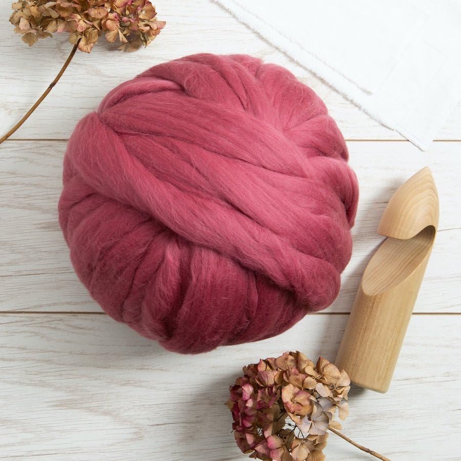 Colored Natural Wool roving (8 Ounce)