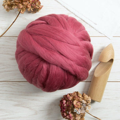 Colored Natural Wool roving (8 Ounce)