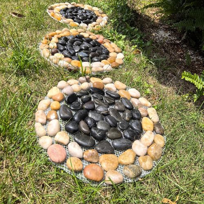 Garden Stepping Stones ourtdoor Decorative Round Stepping Stones with Black Stones Round Polished River Pebble Stone from Natureal River (6 Count)