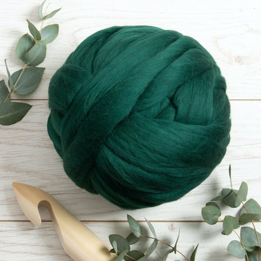 Colored Natural Wool roving (8 Ounce)