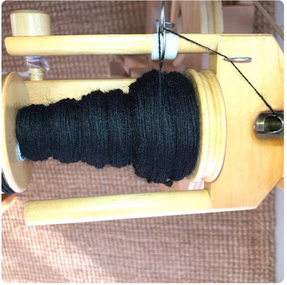 Colored Natural Wool roving (16 Ounce)