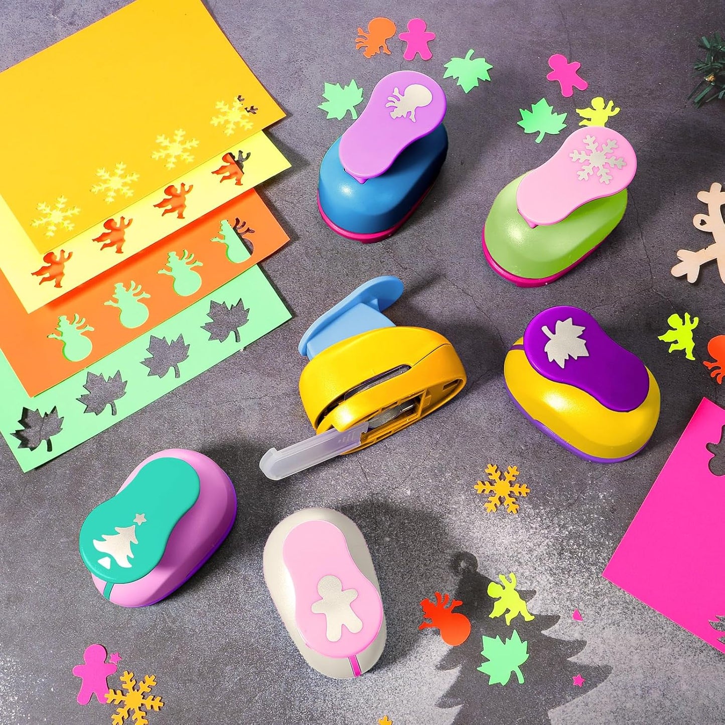 CHENGU 16 Pcs Craft Holes Punch Paper Punchers Scrapbook Punches with Craft Sticker Paper, Round, Star, Square, Heart, Flower, Wave Circle Shape (1 Inch,Christmas) - Crafty Corner
