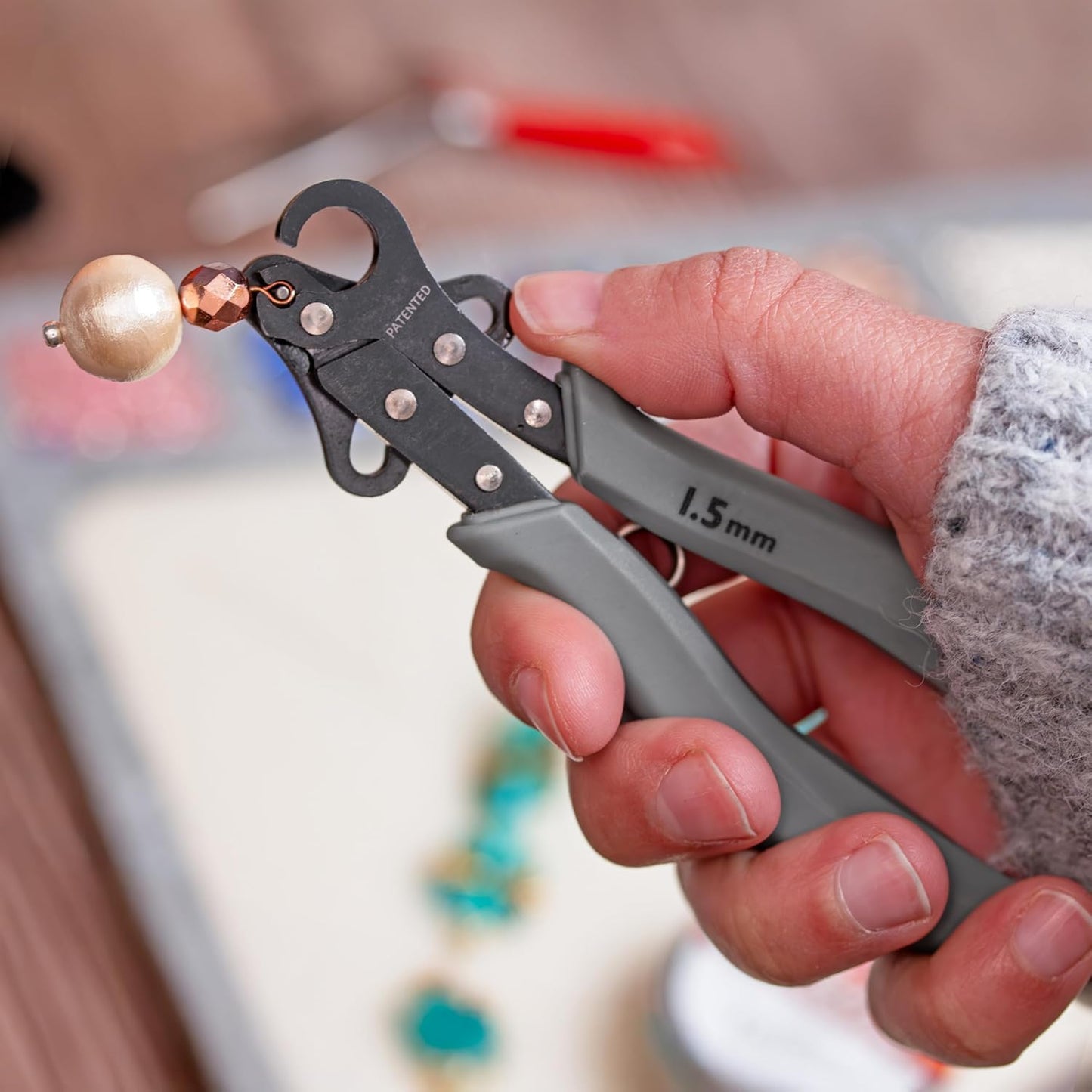 The Beadsmith One Step Looper – Create and Trim Consistent 1.5 mm Loops for Jewelry, Use With 18-26g Craft Wire