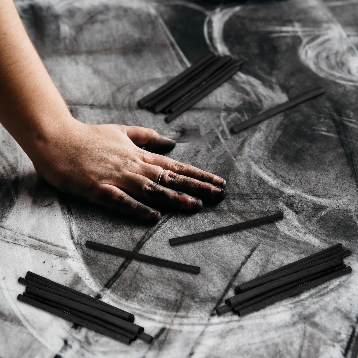 Gueevin 24 Pcs Willow Charcoal Sticks, Willow Charcoal, Artists, Beginners, Students, Perfect for Sketching, Drawing, Shading, and Fine Art Christmas Gifts for Art (2-4mm，4-5mm，5-7mm，7-9mm)